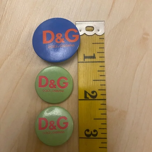 Dolce & Gabbana Colorful Logo Button Trio - Picture 5 of 9